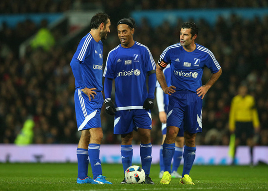 Пирес, Роналдиньо и Фигу на благотворительном матче в Манчестере