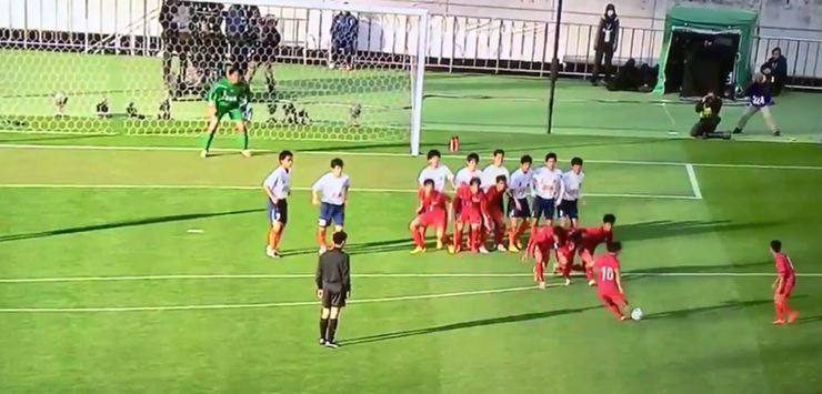 Потрясающий розыгрыш штрафного удара японской школьной командой (+ видео)