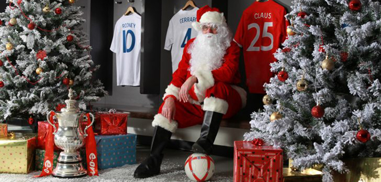 Футбольные Деды Морозы и Санта Клаусы