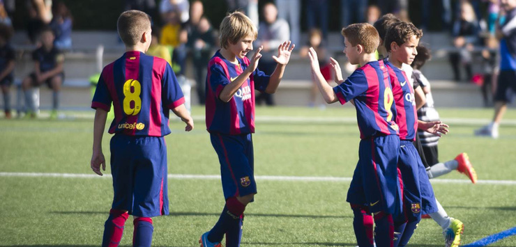 Как забивает Барселона в детстве