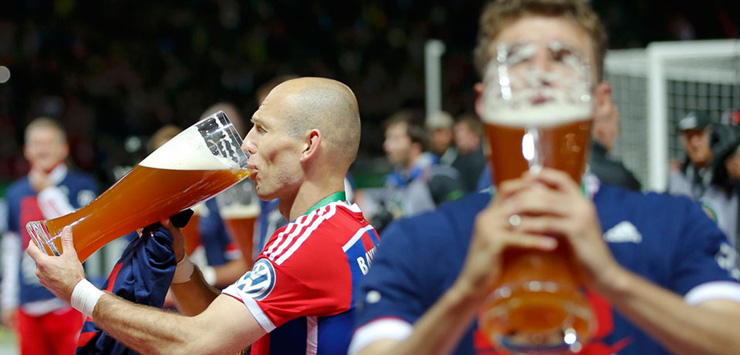 Бавария угостила фанатов бесплатным пивом