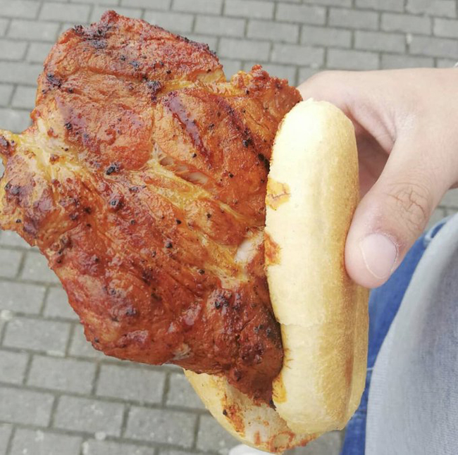 Цена на бургер с картошкой на стадионе Арсенала, фото 3