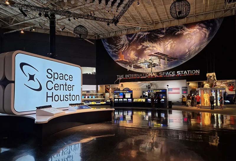 Space Center Houston - главное место для туристов в Хьюстоне